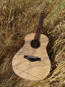 Guitare de voyage Mélopée "Céleste" - Plus d'infos sur melopee.fr