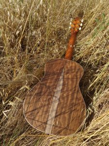 Guitare de voyage Mélopée "Céleste" - Plus d'infos sur melopee.fr