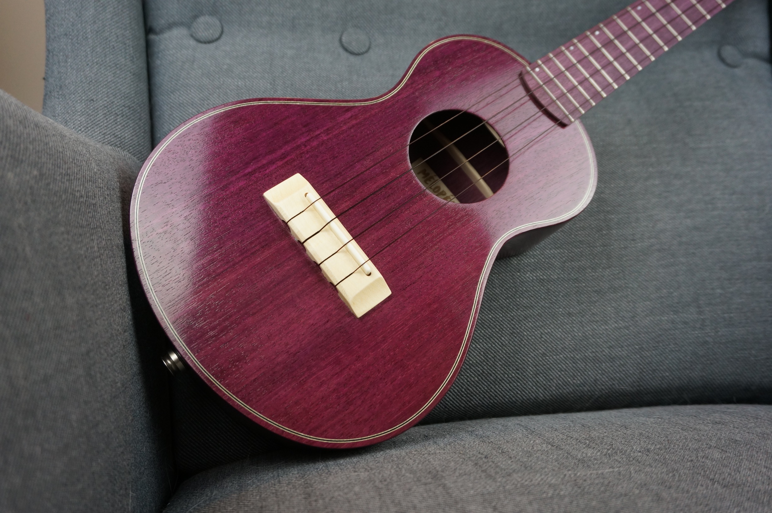 Ukulélé Concert Mélopée Amarante (solid purple ukulele)