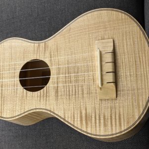 Ukulélé Mélopée Concert Mini Erable Flammé (Flamed Maple Soprano Long Neck)