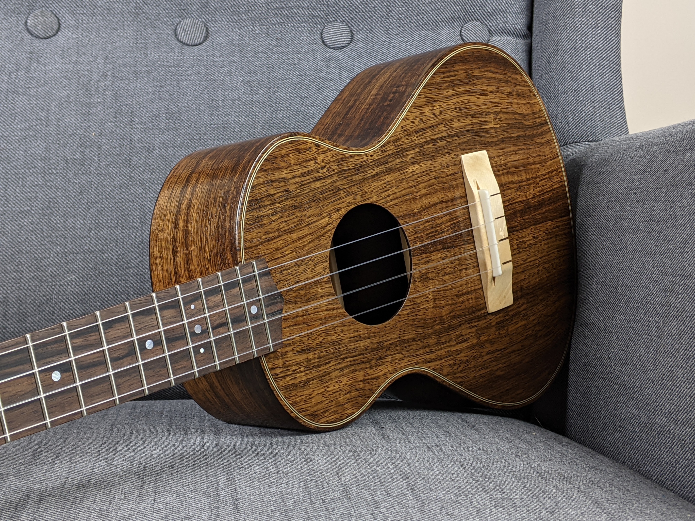 Ukulélé haut de gamme fabriqué en France - CUSTOM Ukulele handcrafted in France