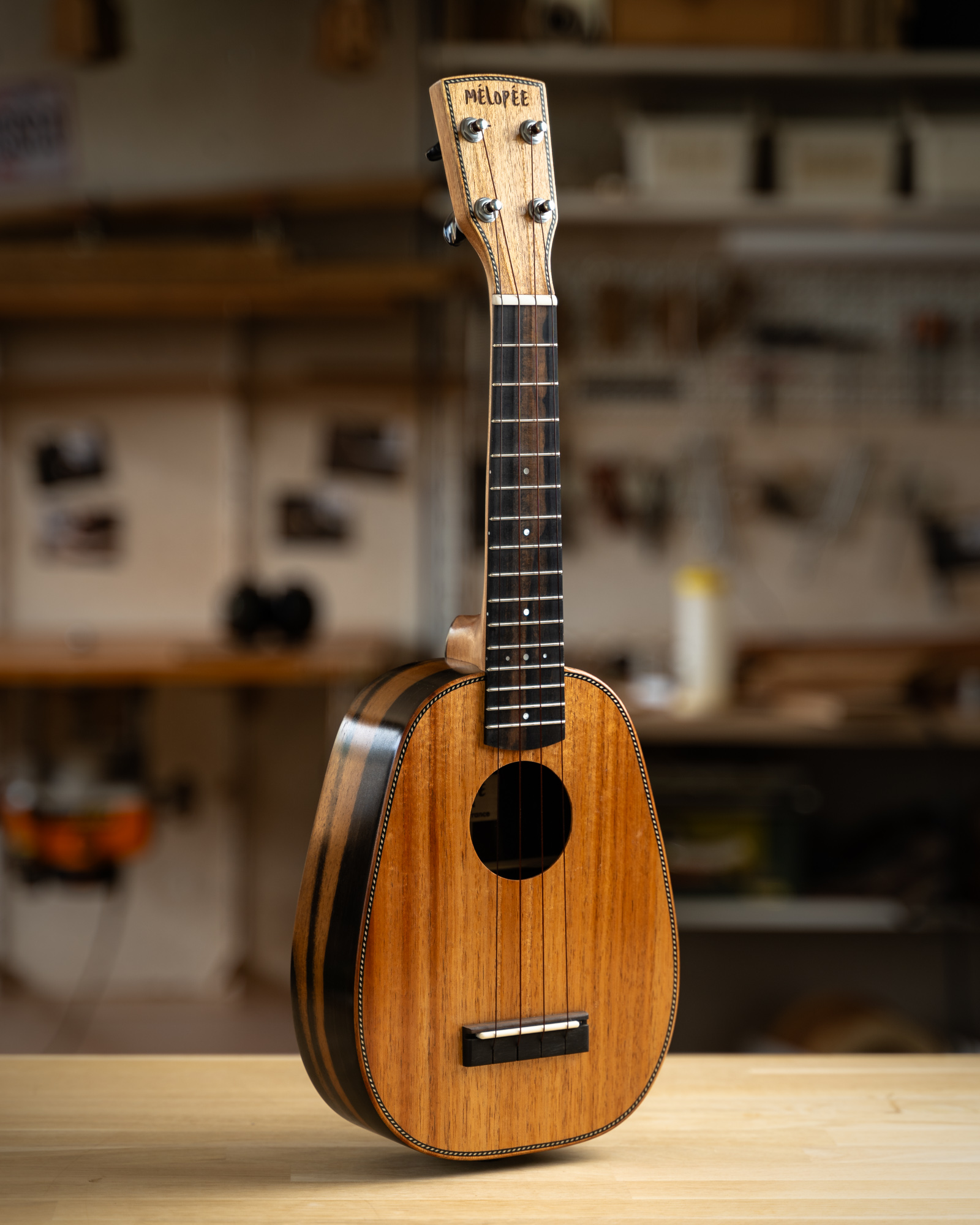 Ukulélé Mélopée Pineapple Soprano Acacia Ebène exotique WEB-3